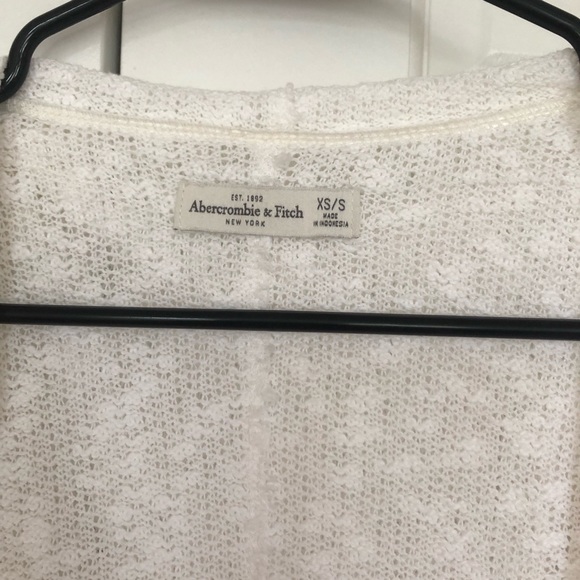 Abercrombie sweater - Picture 4 of 4